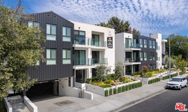 Photo - 11445 Riverside Dr Unit 307