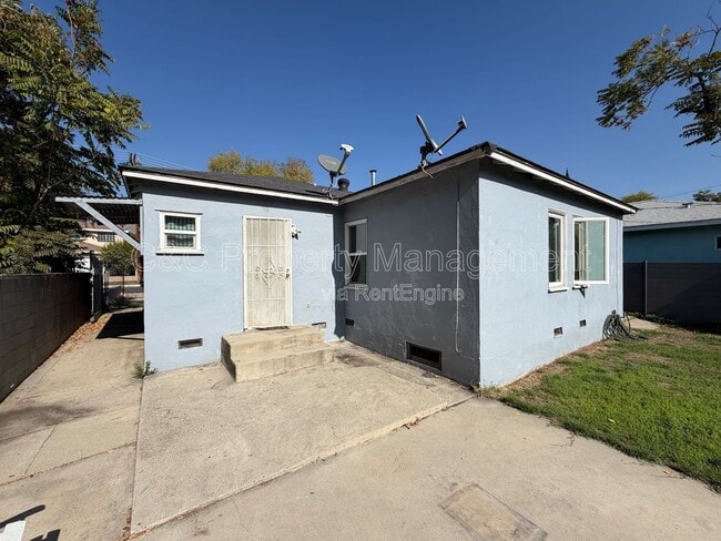 Photo - 3240 Del Vina St