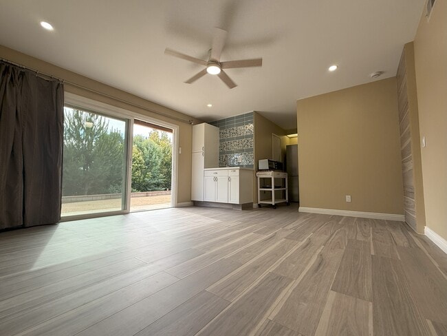 Photo - 1977 Erbes Rd