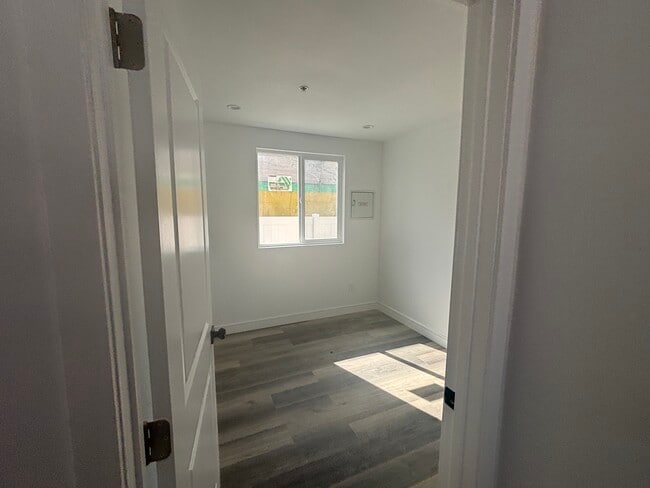 Photo - 3006 S Palm Grove Ave