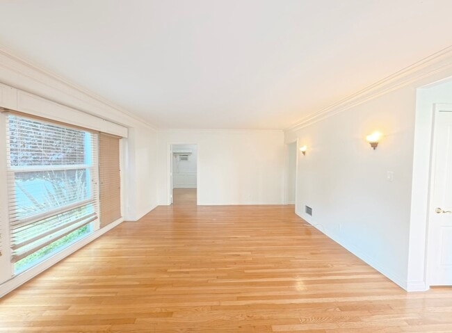 Building Photo - 442 Kelton Ave Unit 442 Rental