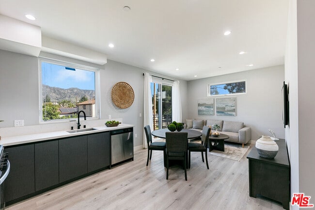 Photo - 15106 Roxford St Unit 13627