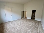 Photo - Light and Bright Townhouse-style condo in ... Unit 3