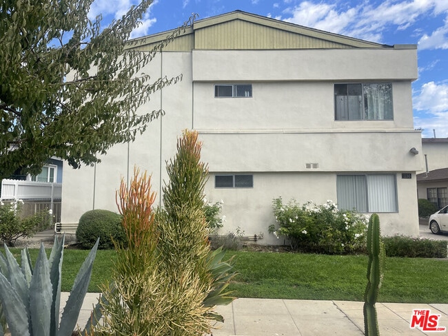 Photo - 1150 N Commonwealth Ave Unit 1