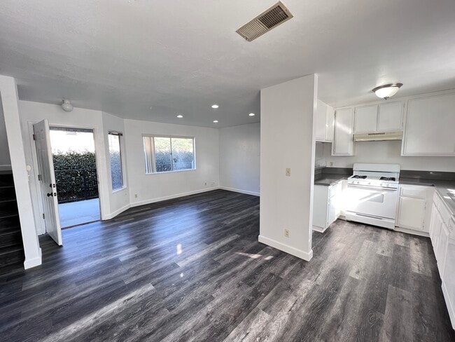 Building Photo - 259 N Chester Ave Unit 1