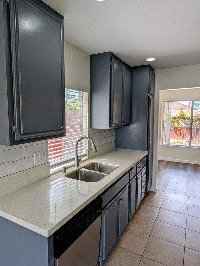 Photo - 11242 Nalco St
