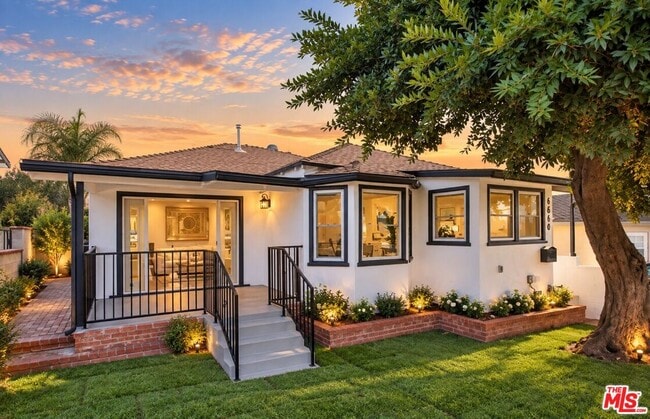 Building Photo - 4014 Verdugo View Dr
