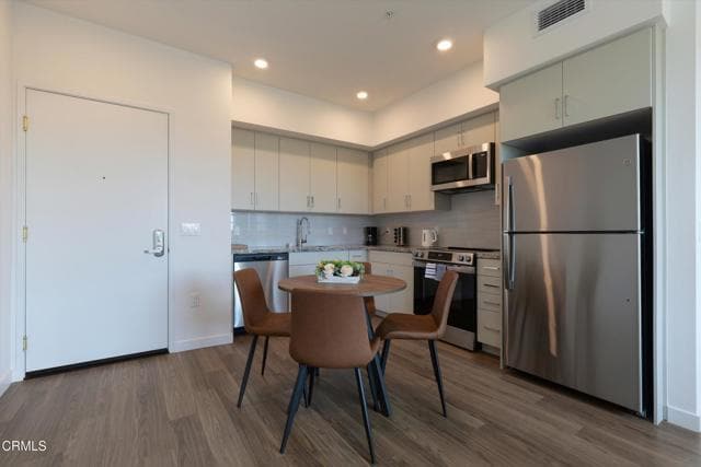 Photo - 18900 Parthenia St Unit 315