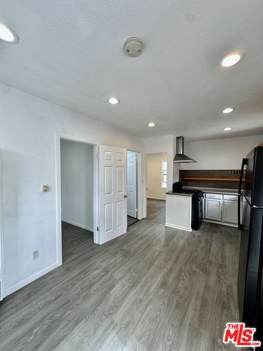 Photo - 523 1/2 W 56th St