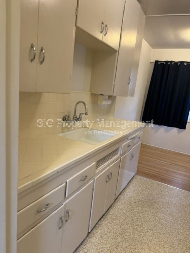 Photo - 2341 Florencita Dr W
