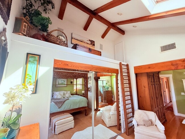 Photo - FULLY FURNISHED 30+ RENTAL IN SANTA BARBARA, Owner prefers 6-12 lease | Pet Friendly House