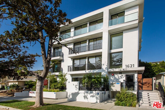 Photo - 1621 Malcolm Ave