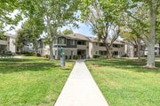 Courtyard - Avana Springs Apartments