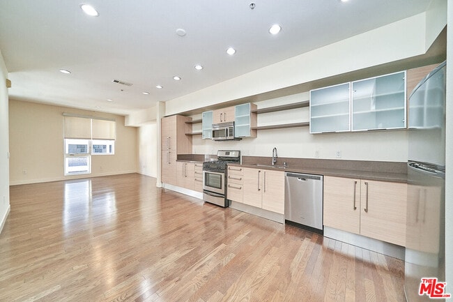 Building Photo - 1234 Wilshire Blvd Unit 535