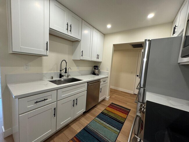 Photo - Move in ready Condo!