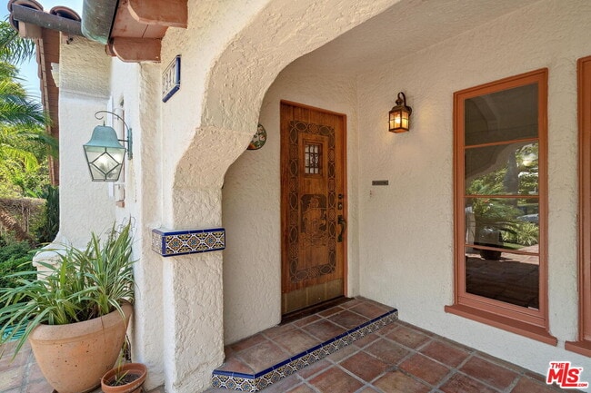 Photo - 2347 Glendon Ave