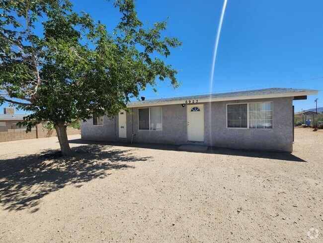 Building Photo - 3 Bedroom 1 Bath Rental
