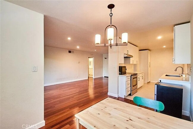 Building Photo - 2386 E Del Mar Blvd