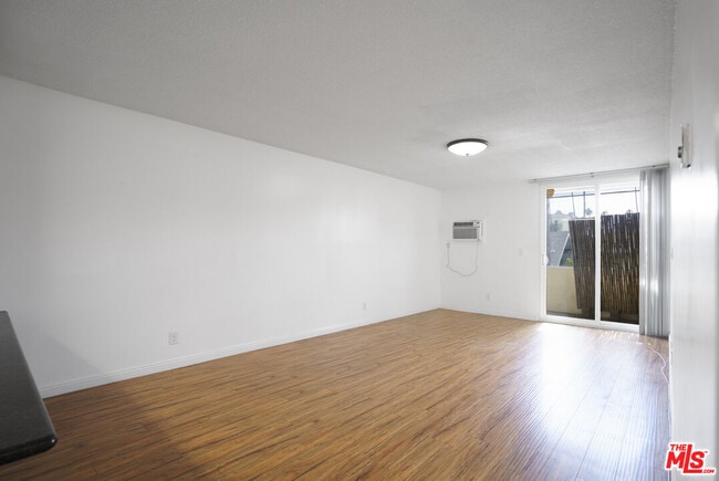Photo - 425 S Kenmore Ave Unit 311