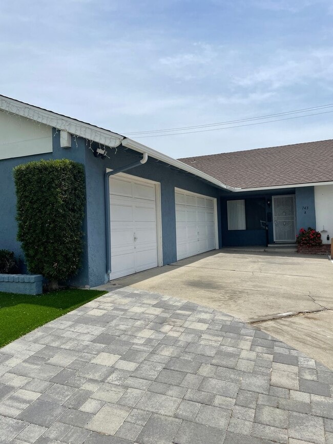 Photo - Lovely 2 bed, 2 bath Duplex Home in Orange Unit A