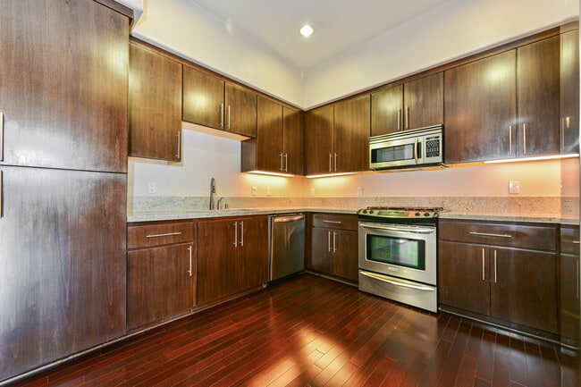 Photo - 10878 Bloomfield St Unit 407