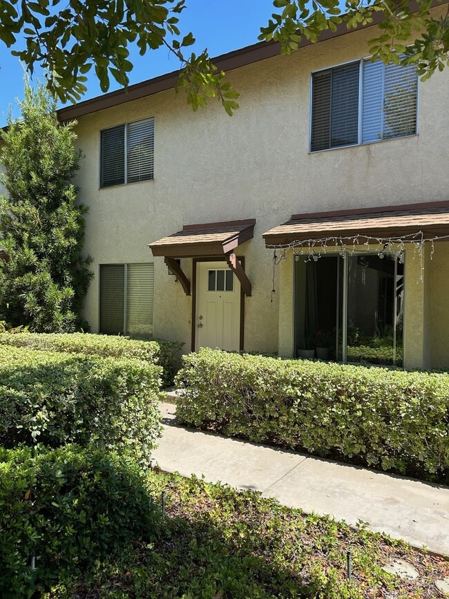 Photo - 253 Orlando St