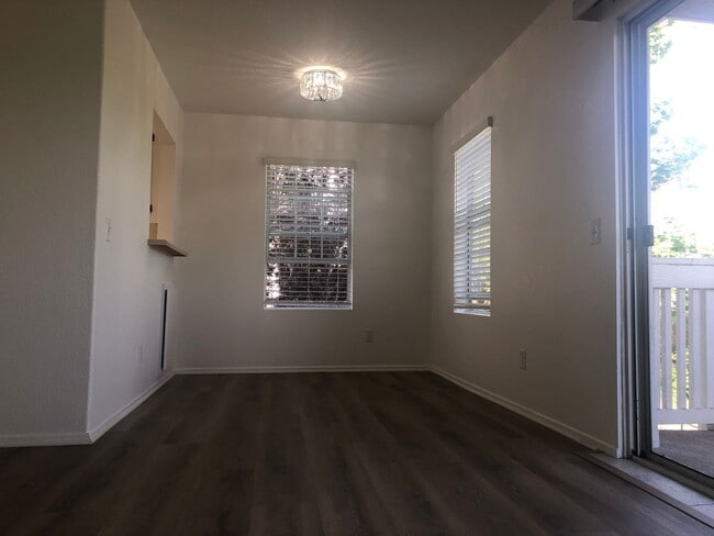 Photo - Bright 2 Bedroom Condo in Oceanside!