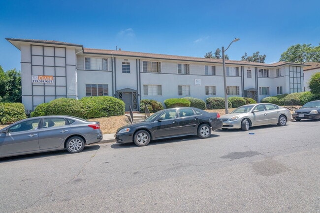 Building Photo - 4044 West Blvd Unit AA