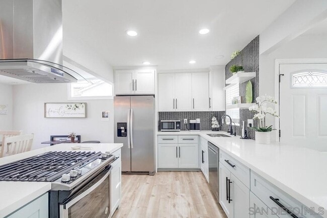 Photo - BEAUTIFULLY MAINTAINED AND UPDATED HOME W/...