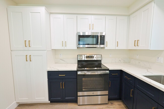 Photo - 1426 W 27th St Unit 1428