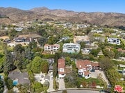 Photo - 879 Muskingum Ave