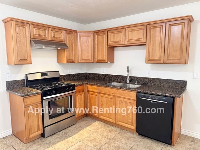 Photo - 3 Bed 2 Bath Home With Scenic Desert Views
