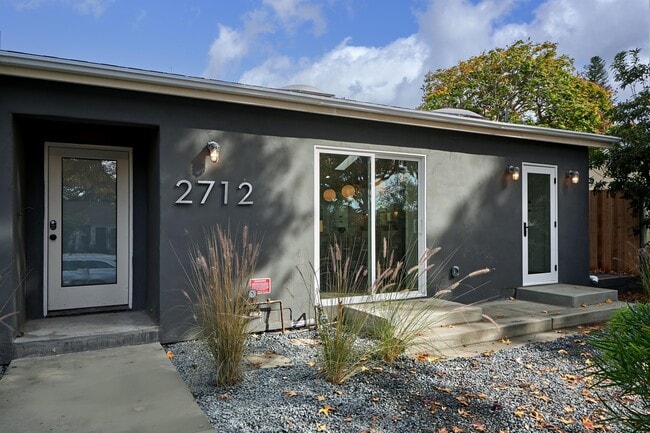 Building Photo - 2712 Westwood Blvd Unit S1