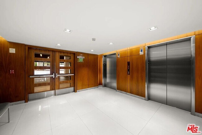 Photo - 838 N Doheny Dr Unit 402