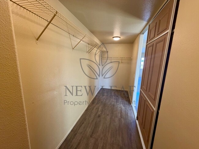 Photo - 4 bedroom 3bath 3 car garage in Victorville