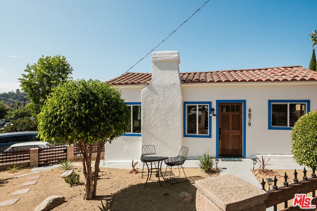 Photo - 4879 Hartwick St