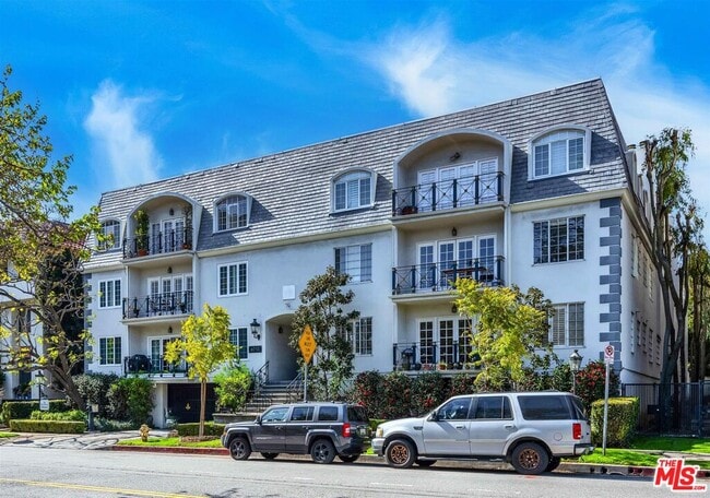 Building Photo - 11745 Montana Ave Unit 301