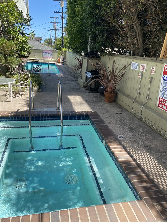 Photo - 1821 Thayer Ave