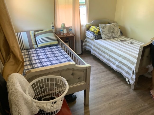 Photo - 858 N Olive St