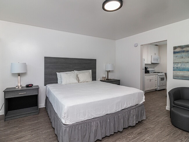 Photo - 2021 W Olive Ave