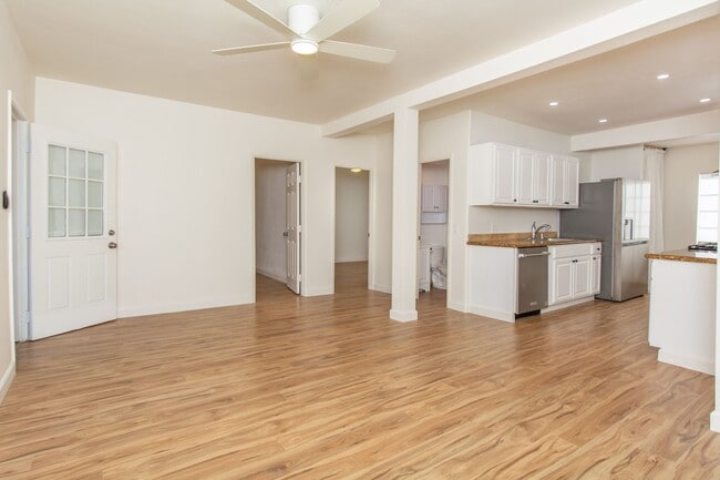 Photo - Refreshed + Bright 2 Bed/1 Bath in the Heart of North Park! Unit 3568