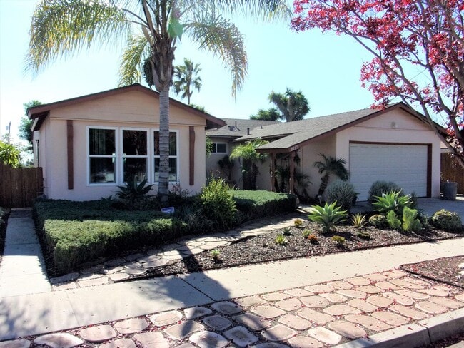 4bedrm 2 1/2 bath house with yard & garage... - 4bedrm 2 1/2 bath house with yard & garage...