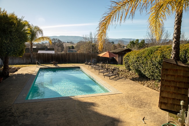 Photo - Janin Acers - Pool - Pet Friendly - FURNISHED OR UNFURNISHED