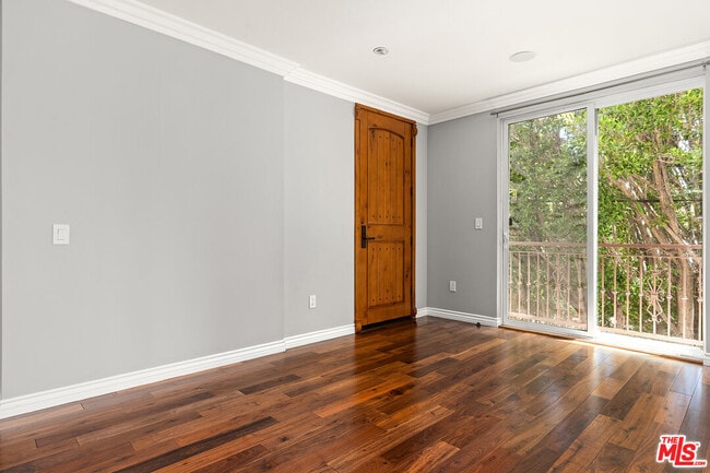 Photo - 632 Kings Rd Unit 202