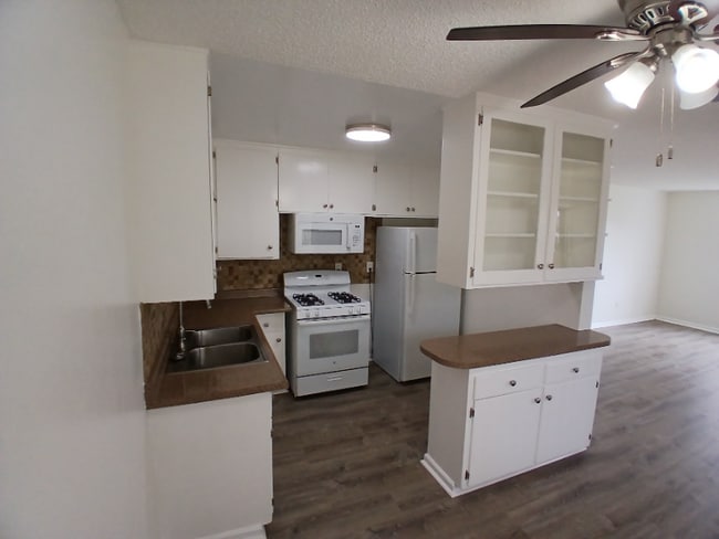 Photo - 901 E Madison Ave Apartment Unit 901