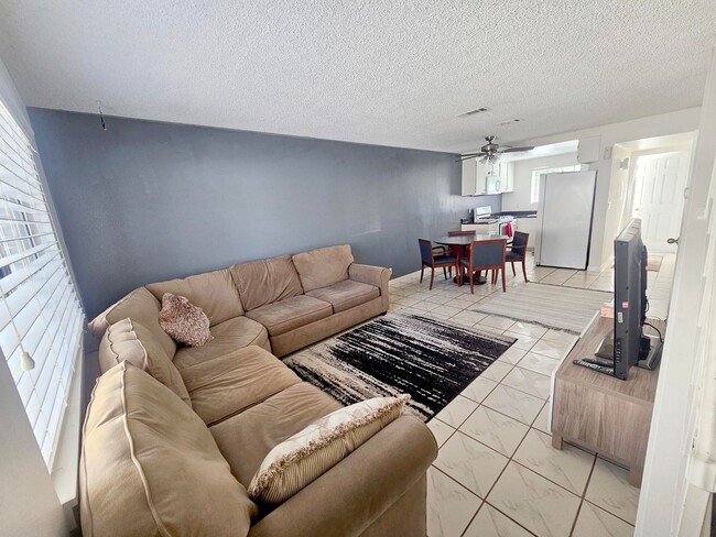 Photo - 2 bed/ 1.5 bath Townhouse with private garage