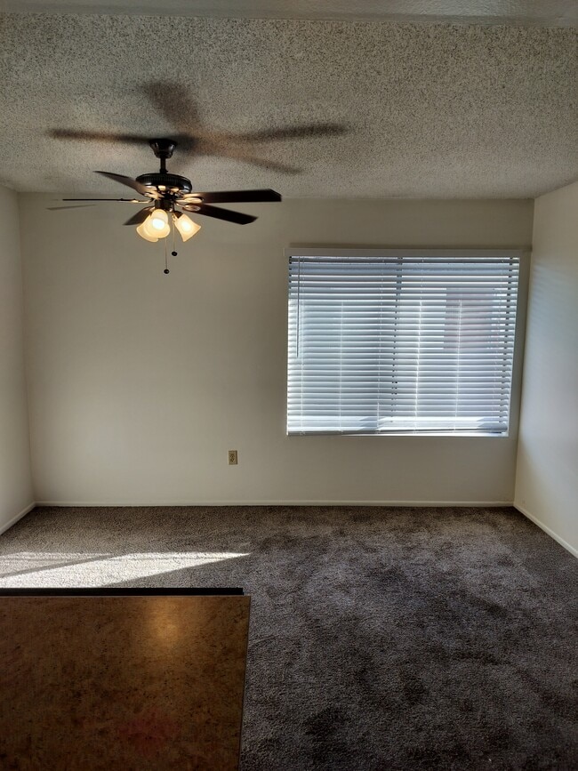 Building Photo - 15752 Taft Ln Unit 3