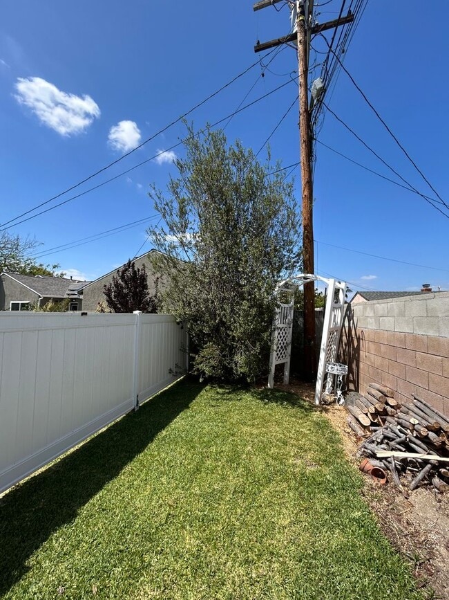 Photo - 4432 Falcon Ave