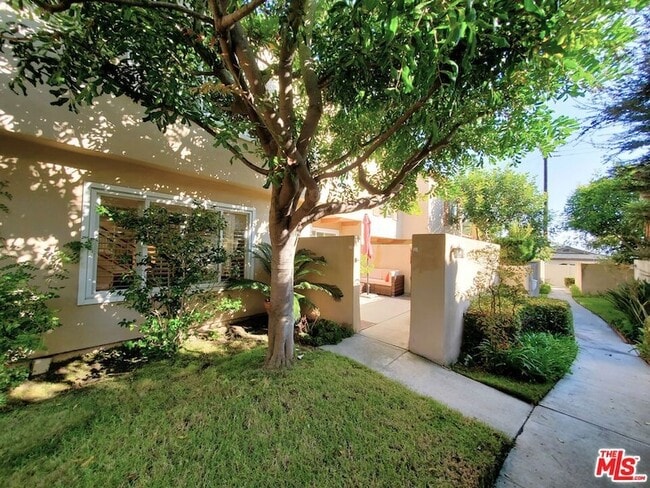 Building Photo - 3508 Del Amo Blvd Rental