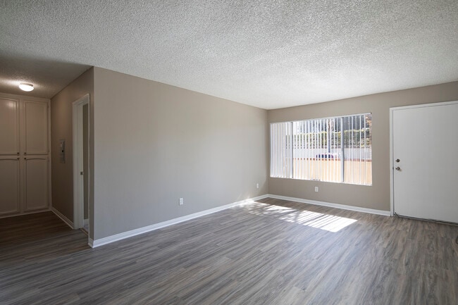 Photo - Royal Village Apartments